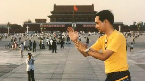 Rev. Dominic Chan went to Badaling Great Wall in Beijing and practise Tai Chi with students at Tiananmen Square on his return journey.